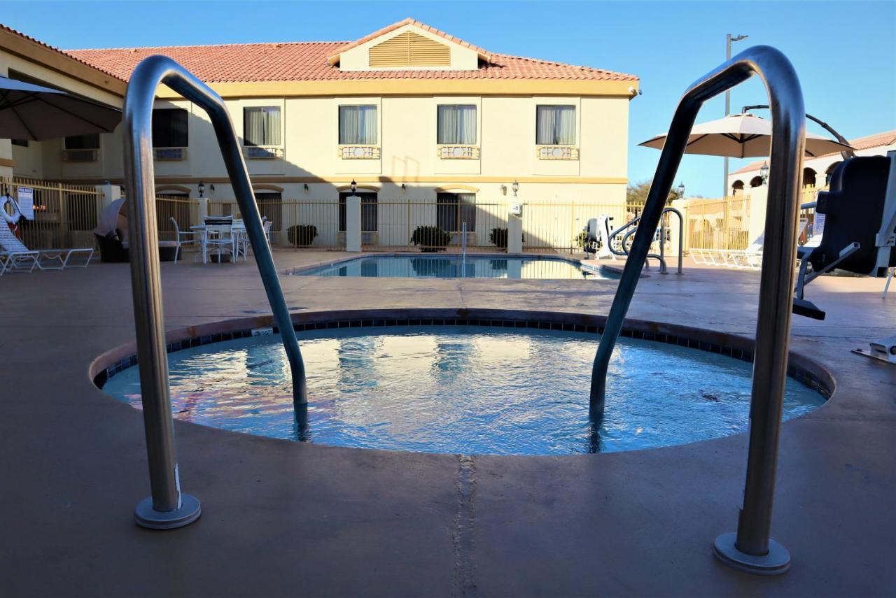 Oasis Inn And Suites 29 Palms Hotel Joshua Tree National Park Twentynine Palms Bagian luar foto