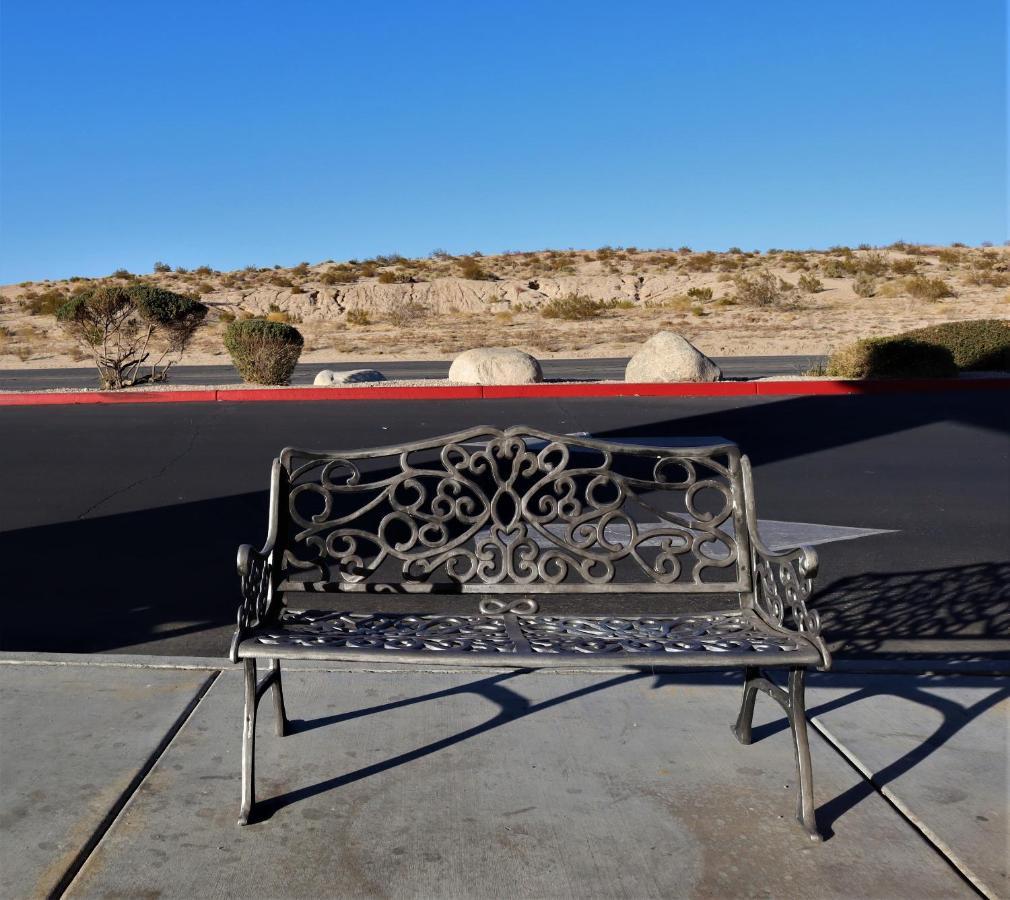 Oasis Inn And Suites 29 Palms Hotel Joshua Tree National Park Twentynine Palms Bagian luar foto
