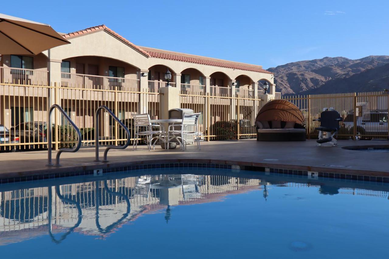 Oasis Inn And Suites 29 Palms Hotel Joshua Tree National Park Twentynine Palms Bagian luar foto
