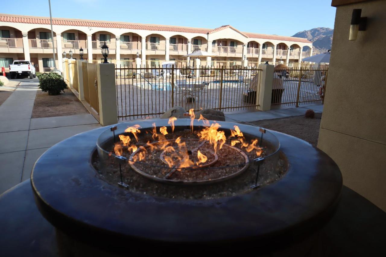 Oasis Inn And Suites 29 Palms Hotel Joshua Tree National Park Twentynine Palms Bagian luar foto